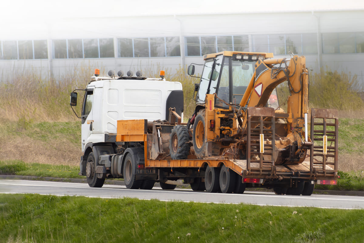 Smiths-Equipment-Transport (1)